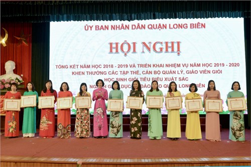 Trường MN Đô Thị Việt Hưng tham dự Hội nghị tổng kết năm học 2018-2019 Triển khai nhiệm vụ năm học 2019-2020 Ngành Giáo dục và Đào tạo quận Long Biên